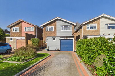 Property on Melbourne Chase, CO2 8UE