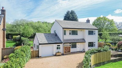 Property on Cranleigh Close, WA4 6SD