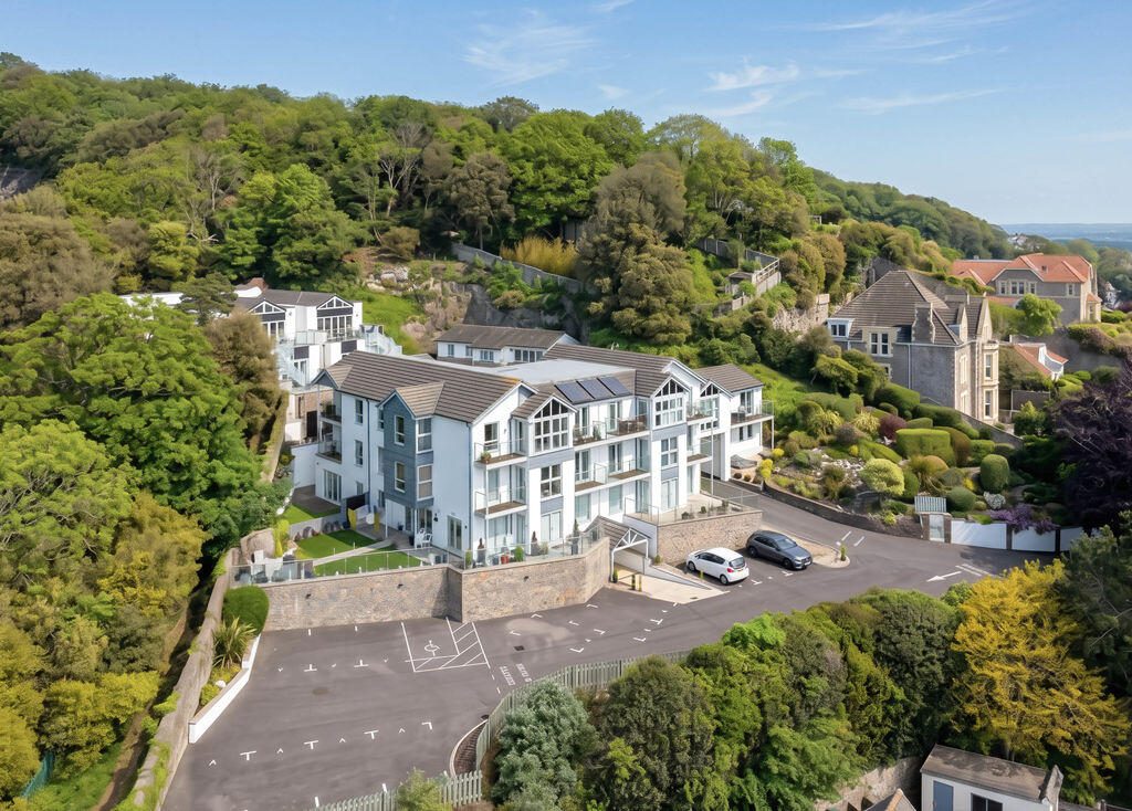 Property main image