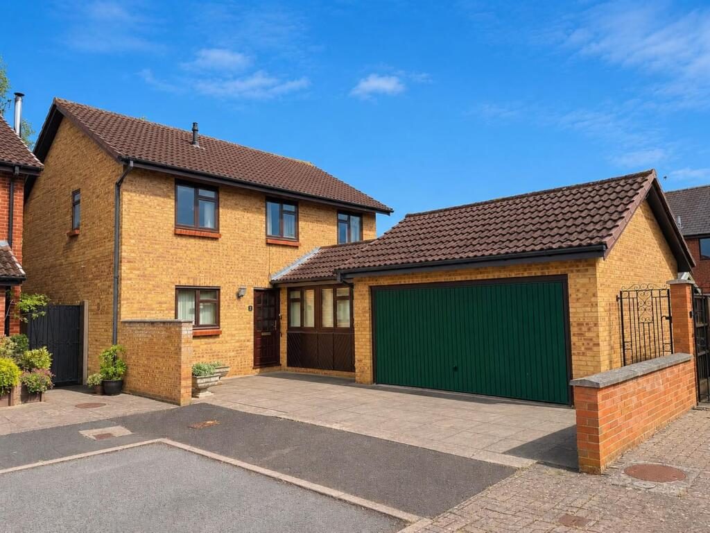 Property main image
