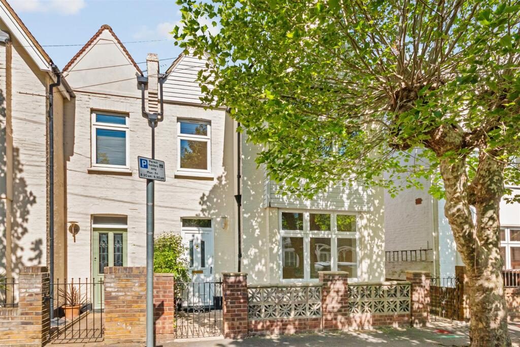 Terraced House