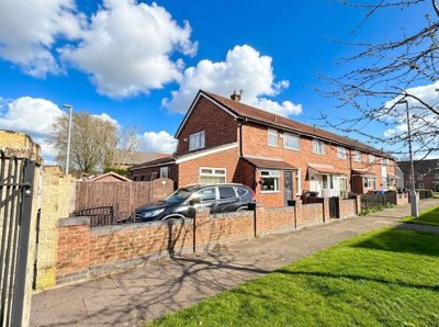 Property on Pudding Lane, SK14 3HZ