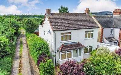 Property on Bedford Road, MK45 3HU