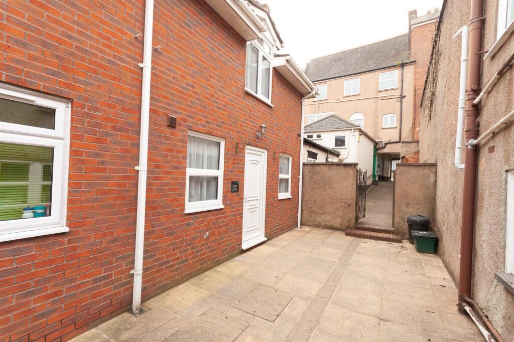 Terraced House