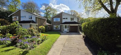 Property on Broadleas Park, SN10 5JA