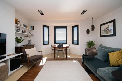 Property on TN38 0NA