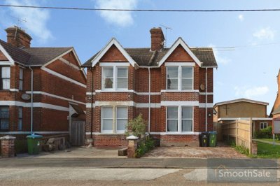 Property on East Ham Road, BN17 7AN