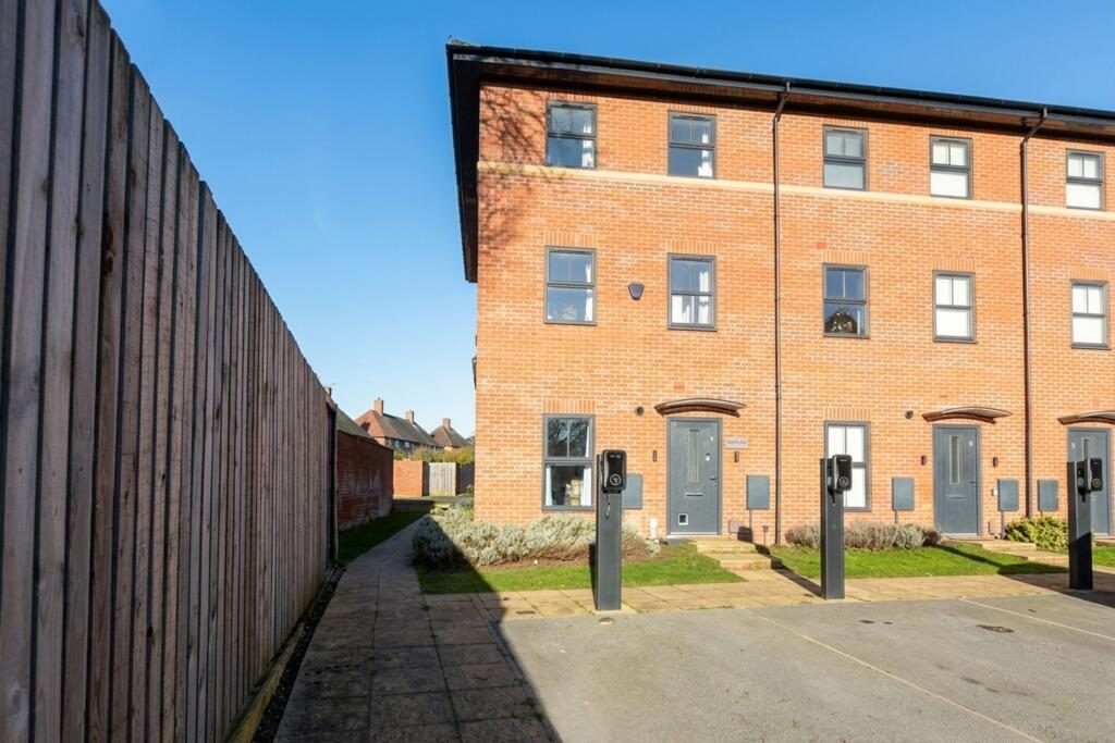 Terraced House
