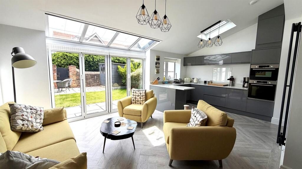 Terraced House