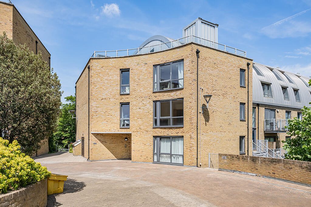 Property main image