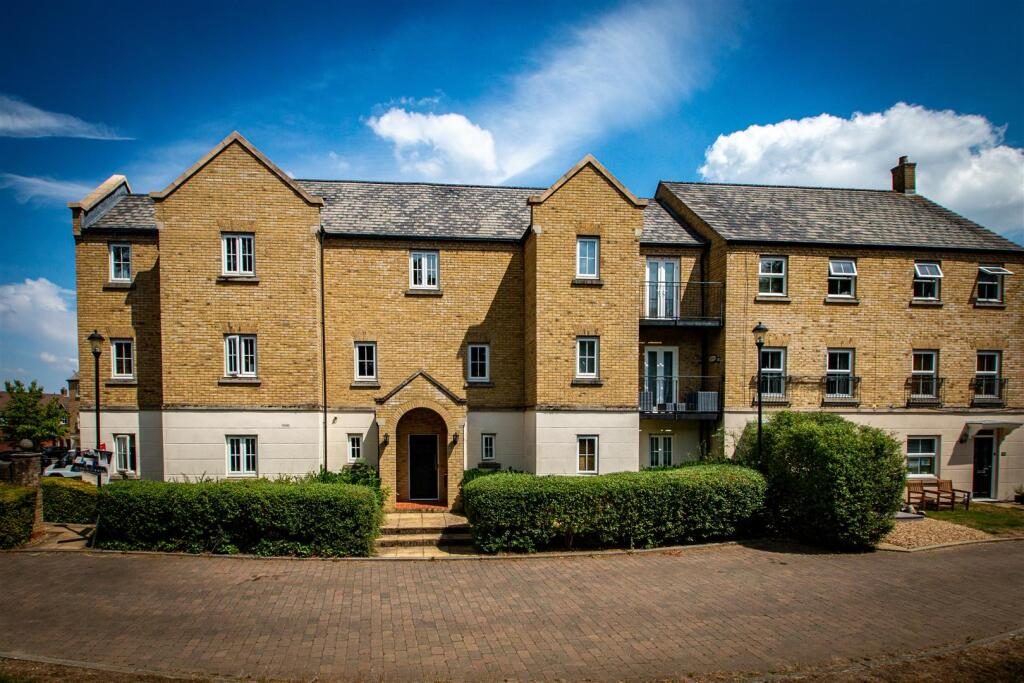 Property main image