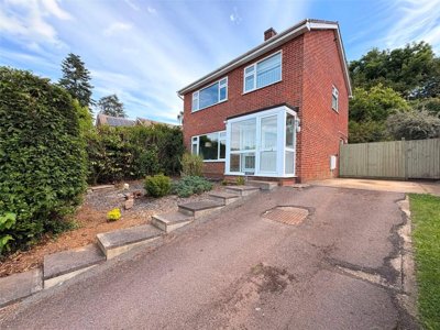 Property on Hillside, NN11 4PJ