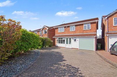 Property on Gleneagles Close, CV11 6TS