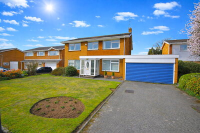 Property on The Hollows, DN4 7PP