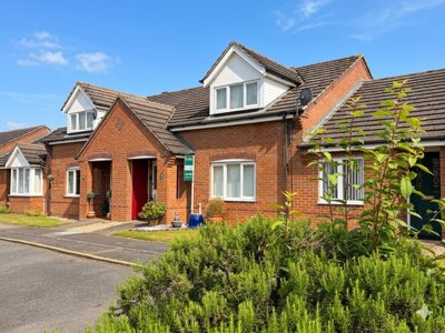 Property on Nightingale Close, NN11 0GU