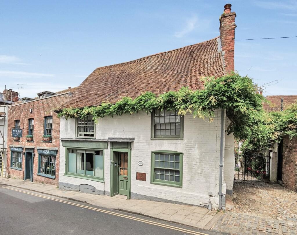 Property main image