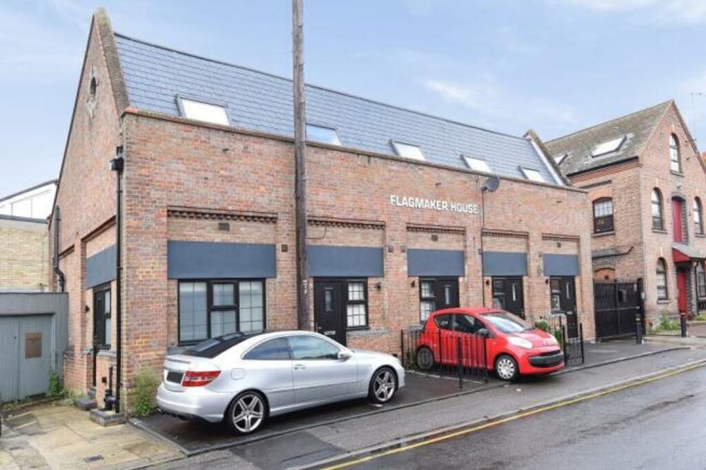 Terraced House
