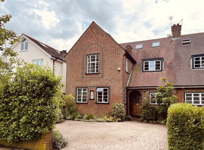 Property on Twyford Avenue, N2 9NL