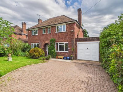 Property on Wychwood Crescent, RG6 5RA