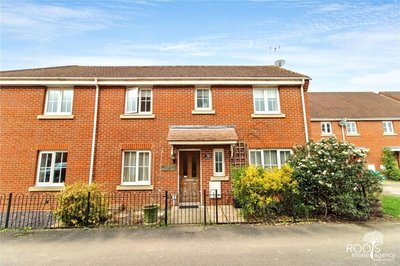 Property on Rotary Way, RG19 4SA