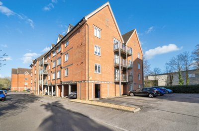 Property on The Lamports, GU34 2QU