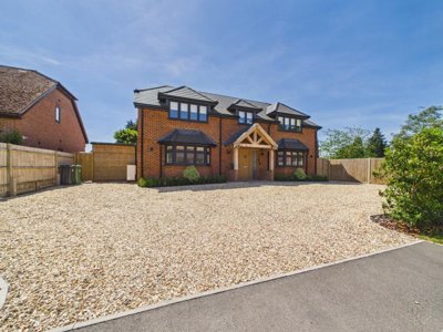 Property on Penbere Close, RG26 3ES