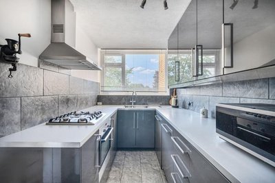 Property on Avenue Road, KT18 7QU