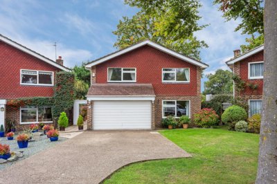 Property on Arden Mhor, HA5 2HR