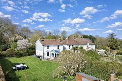 Property on New Cut, TN35 4RH