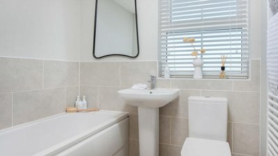 Property on Bourne Road, NG33 4NR