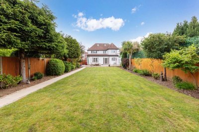 Property on Lynwood Avenue, SL3 7BJ