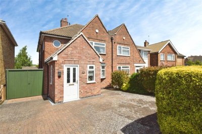 Property on Grangeway Road, LE18 1JF