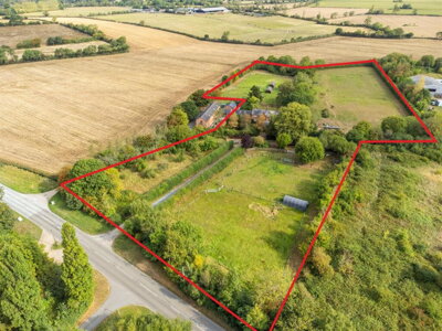 Property on Lutterworth Road, LE17 5DR