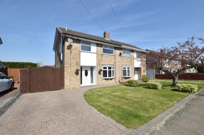 Property on Collingwood Crescent, DN34 5RG