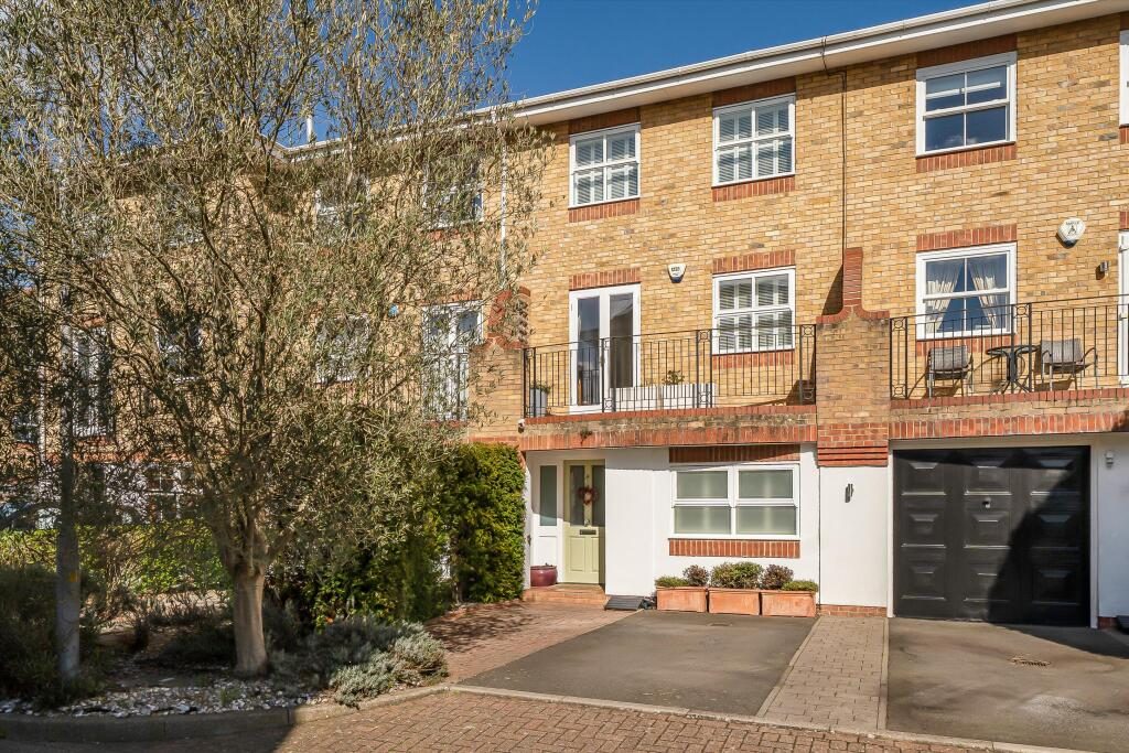 Terraced House