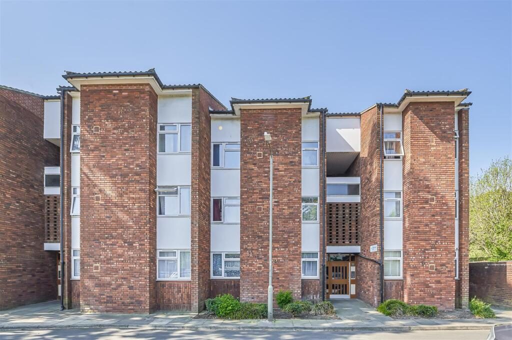 Property main image