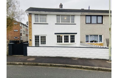 Property on Maesglas, CF32 9JZ