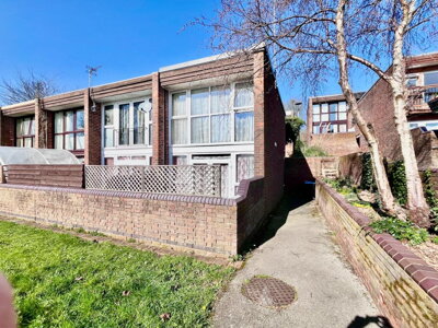 Property on Old Groveway, MK6 3BP