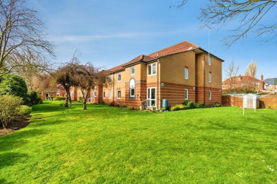 Property on Grosvenor Road, SO17 1RQ