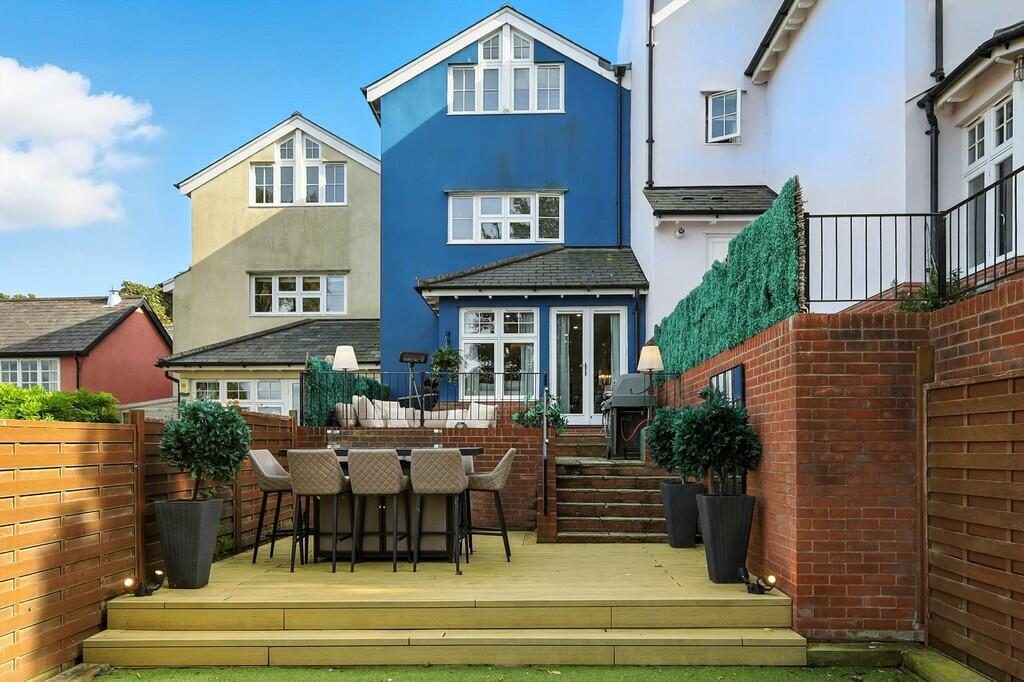 Property main image