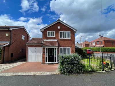 Property on SK6 1EG