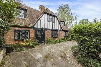 Property on Common Lane, DA2 7BA