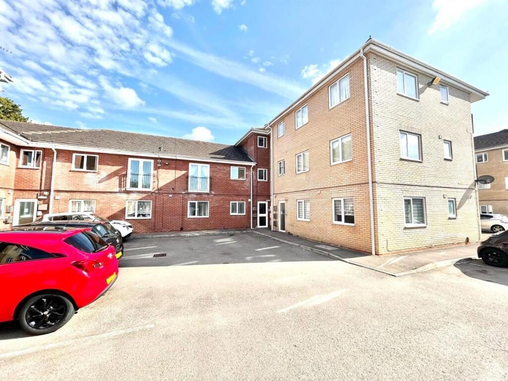 Property main image