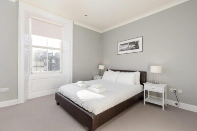 Property on Queen Street, EH2 1JE