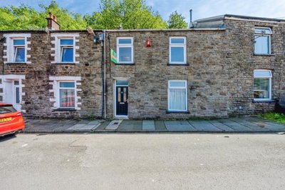 Property on Graig Terrace, CF37 1NH