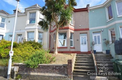 Property on St Georges Terrace, PL2 1HR