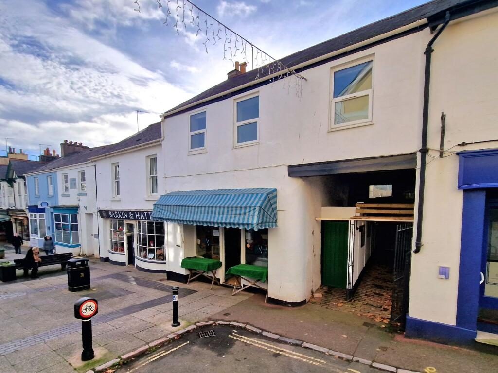 Terraced House