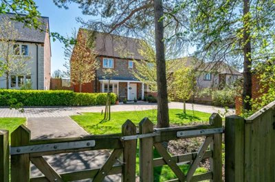 Property on Lammas Close, HP27 9FW