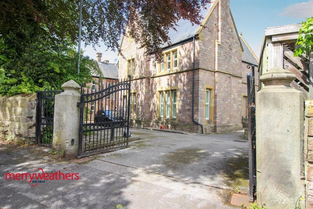 Property main image