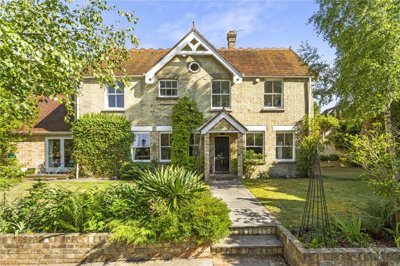 Property on Broadwater Rise, GU1 2LA